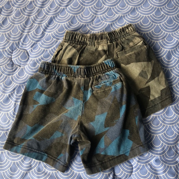 Nike Shorts - Picture 2 of 4